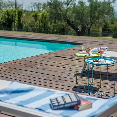 Monica فيلة San Costanzo