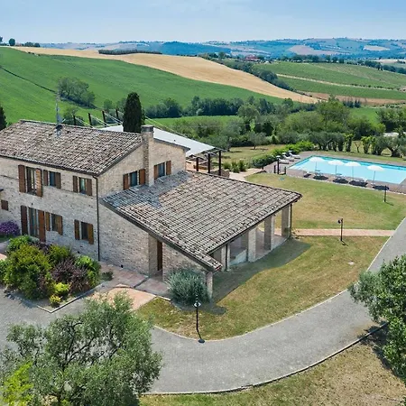 فيلة Monica San Costanzo