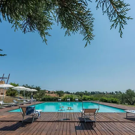 Monica فيلة San Costanzo